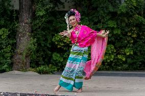 Dances from Thailand in Chile